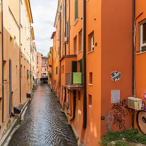 https://casa-sul-canale-di-via-piella-by-wonderful-italy.emilia-romagnahotels.net